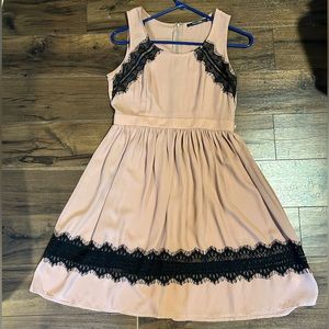 Doe & Rae dress size M